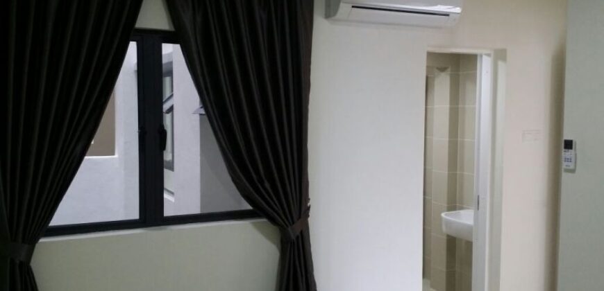 Maisson ara damansara  semi-furnished rent