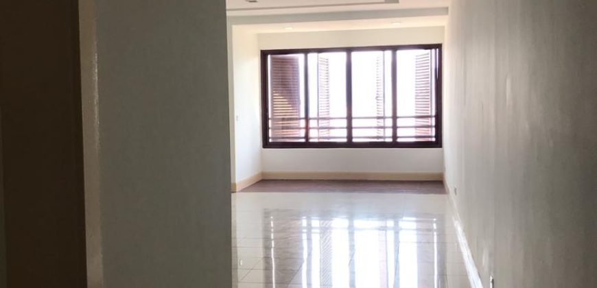 Surian condominium 4 semi-furnished sale