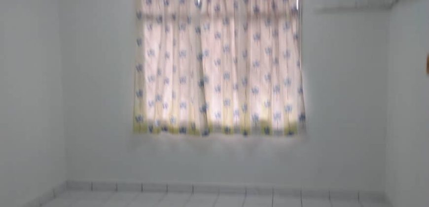 Kelana puteri  semi-furnished rent